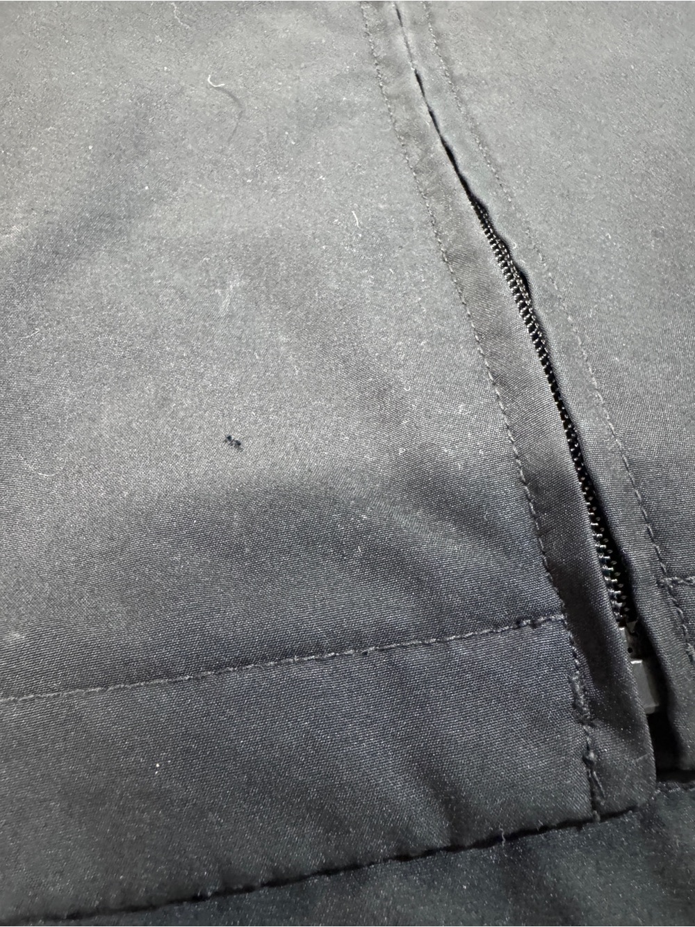 SCOTTeVEST Men's Black Travel Vest - Multiple Secure Pockets - Picture 3 of 13